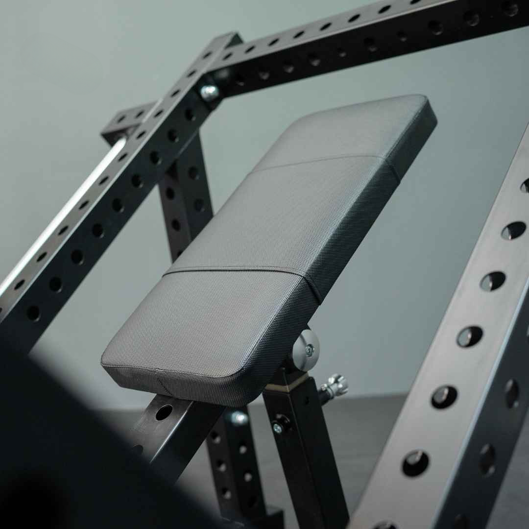 Back Row Smith Machine - Plate Loaded