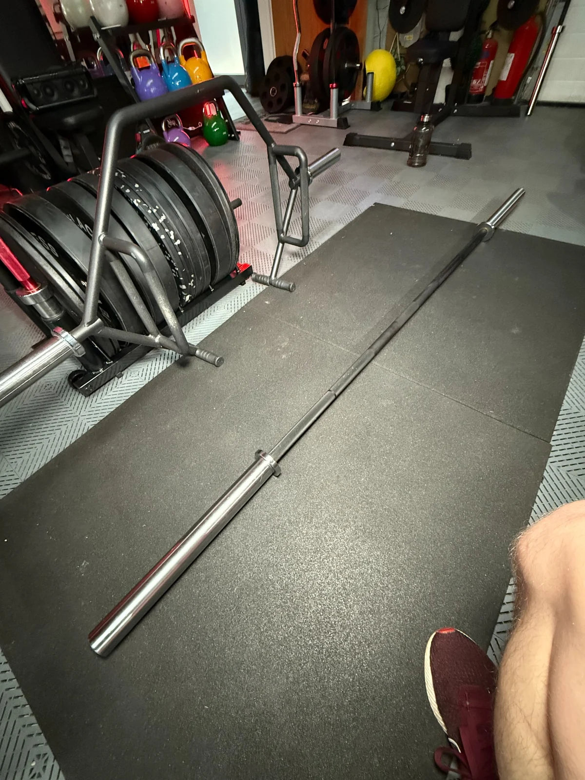 BlackBear Pro Power Bar in a real home gym