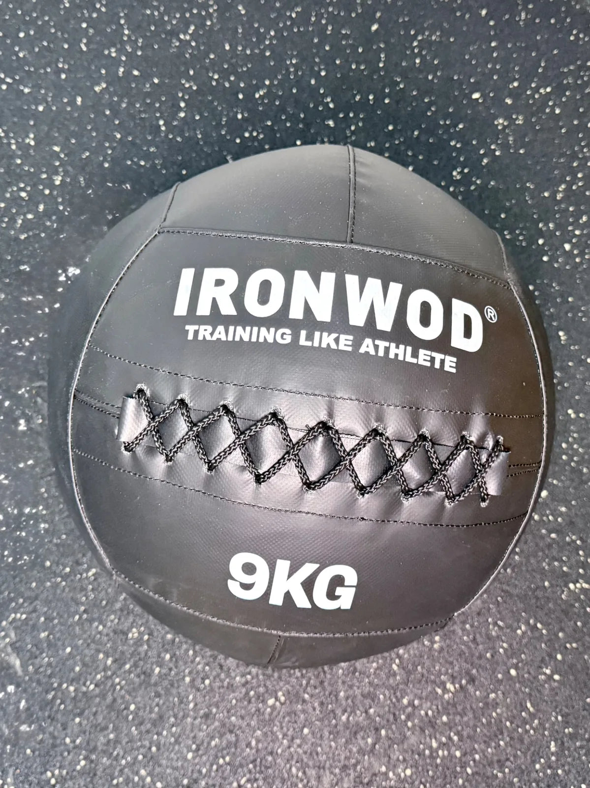 BlackBear Fitness 9kg Premium Stitched Wall Ball - PVC grip surface for CrossFit and functional training